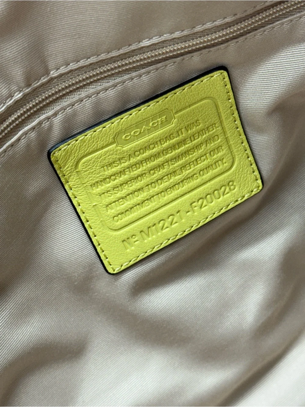 (new+tag) Coach Patent Leather Tote / Shoulder / Crossbody Monogram Siganture
